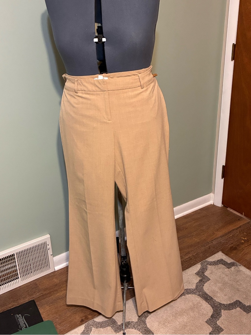 New York & Company Wide-Leg Pants in Beige